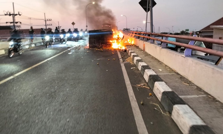 Tabrakan Beruntun di Jembatan Ploso Jombang, Satu Pengendara Meninggal