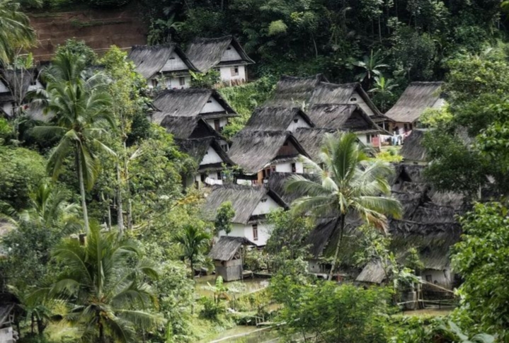 Kampung Naga Tasikmalaya: Wisata Budaya dengan Nuansa Tradisional yang Terjaga