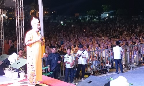 Ustaz Madit Musyawaroh Ceramah di Hadapan Ribuan Warga Karimun