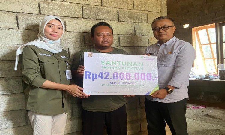 BPJS Ketenagakerjaan Ngawi Berikan Santunan Kematian Guru TK Rp 42 Juta