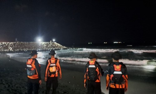 Bermain di Pantai, Kakak Beradik di Cilacap Hilang Terseret Ombak