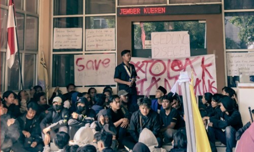 Demo Aktivis PMII Jember di Kantor Cipta Karya, Berakhir dengan Penyegelan