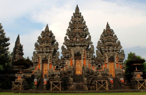 Kehidupan Sosial dan Budaya di Jawa pada Abad ke-19: Menelusuri Warisan Budaya yang Kaya