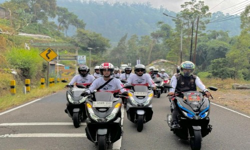 Riding Bersama 1.250 Pecinta Honda PCX: Momen Kebersamaan dan Keseruan di Jalan