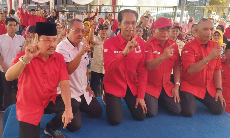 Kampanye Perdana, PDIP Blusukan ke Kampung Pacar Kembang Surabaya