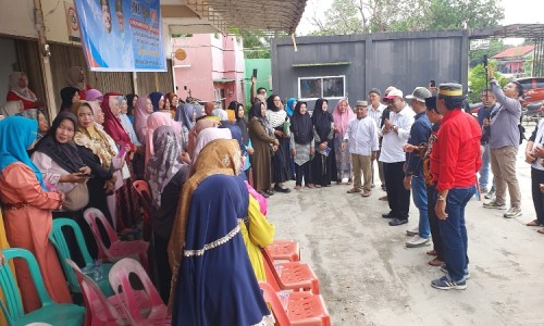 Ratusan Masyarakat Desa Gemuruh Antusias Sambut Kedatangan Aunur Rafiq