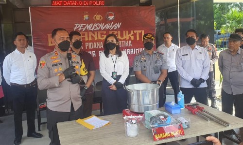 Polres Karimun Musnahkan 2,5 Kg Sabu Milik Oknum Honorer Dinas Pendidikan Karimun