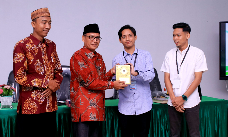 Kunjungi Perpustakaan UIN KHAS Jember, Mahasiswa Unisza Malaysia Antusias Eksplorasi Koleksi Buku