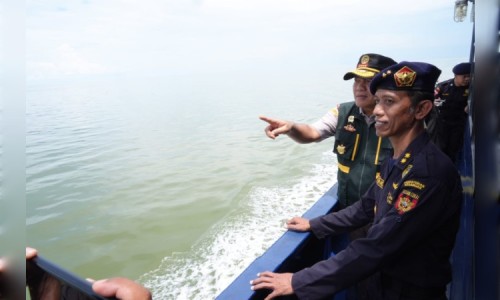 Wujudkan Kolaborasi, Barantin Cek Jalur Laut Perbatasan Bersama Bea Cukai Kepri