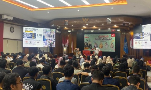 Seminar 'Slow Down, Life Up' Berkendara Ala Anak Muda di Malang