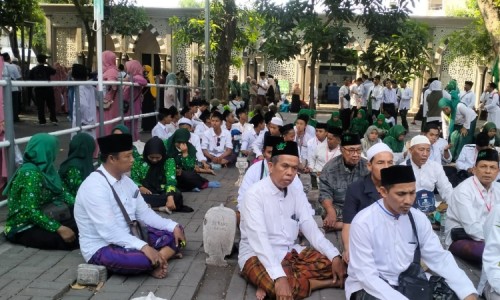 PCNU Surabaya Napak Tilas ke Makam Kiai Pejuang Kemerdekaan