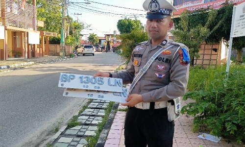 Plat Nomor Kendaraan Tak Sesuai Standar Ikut jadi Sasaran Razia di Karimun