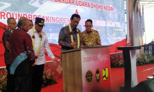 Luhut Resmikan Bandara Dhoho Kediri Sekaligus Ground breaking Akses Jalan Tol