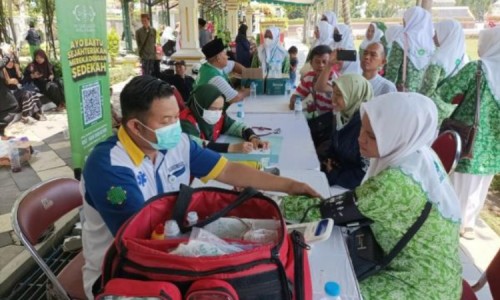 PCNU Surabaya Fasilitasi Pengobatan Gratis di Peringatan Hari Santri Nasional 2024