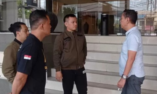 Paguyuban Kades se-Pemalang Gelar Pertemuan di Hotel Pekalongan, Bawaslu Datang Langsung Bubar