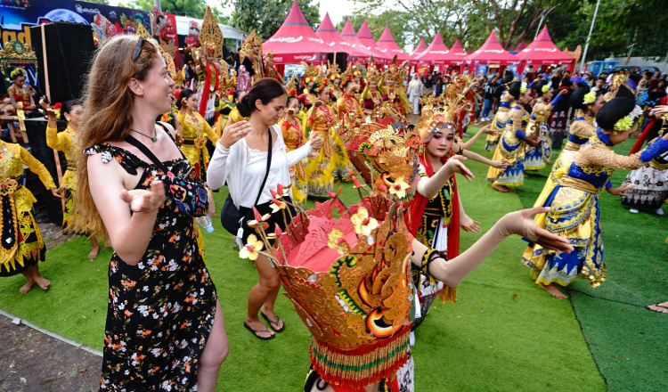 Banyuwangi Awali Rangkaian Pertunjukan Tari Kolosal Gandrung Sewu dengan Festival Padang Ulanan