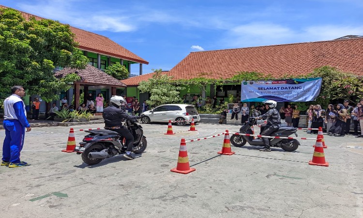 600 Siswa Gen Z di Sidoarjo Semarakkan Edukasi Safety Riding untuk Cari Aman Berkendara