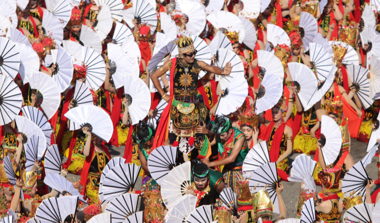 Usung Tema Payung Agung, Gandrung Sewu Banyuwangi Pukau Ribuan Penonton