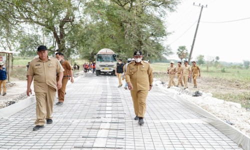 Pastikan Kelayakan, Plt Bupati Lamongan Sidak Proyek Pembangunan Infrastruktur