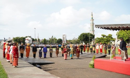 Menarik! Pj Bupati Cilacap hingga Kepala OPD Kenakan Baju Adat saat Upacara Sumpah Pemuda