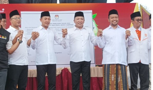 Puluhan Personel Diterjunkan, Amankan Debat Perdana Calon Bupati Sampang di Surabaya