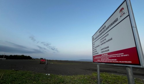 Pemkab Banyuwangi Pasang Plang Aset, Tegaskan Kepemilikan 13 Hektare Tanah di Pantai Marina Boom