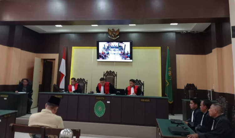 Sidang Perdana Mantan Anggota DPRD Sampang, Terdakwa Aulia Rahman Bantah Dakwaan