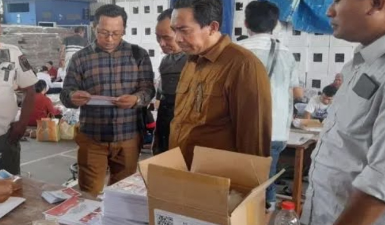 Bawaslu Sampang Temukan Kekurangan Surat Suara Saat Proses Sortir, Begini Kata KPU!