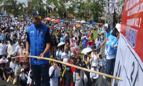 Senam Sehat bareng Ribuan Warga, Korkab Pemenangan Ahmad Luthfi-Taj Yasin Cilacap Ajak Dukung di Pilkada