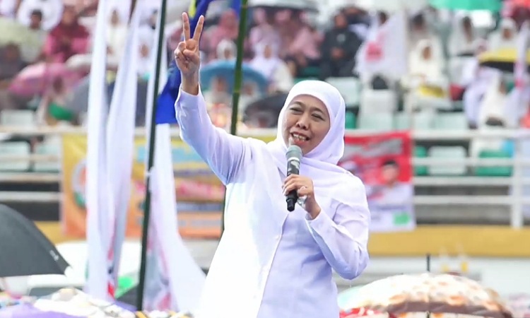 Orasi Politik Khofifah saat Kampanye Akbar di Jember: Kemiskinan Ekstrem Turun Signifikan