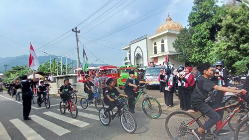 Ratusan Warga di Susukan Banjarnegara Turun ke Jalan Bela Palestina