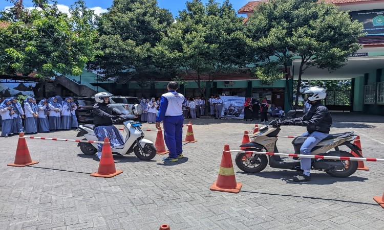 Edukasi Safety Riding untuk Generasi Cari Aman: Ratusan GenZ di Sidoarjo Ikuti Edukasi 