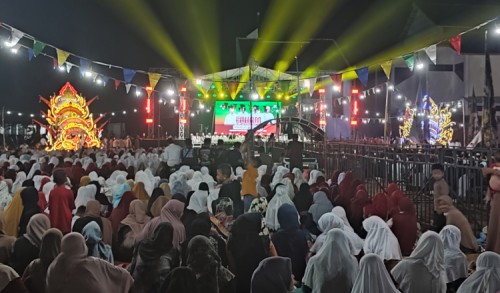 Selawat Menggema di Langit Sumenep, Jadi Saksi Kebersamaan Ribuan Warga dengan Paslon Faham