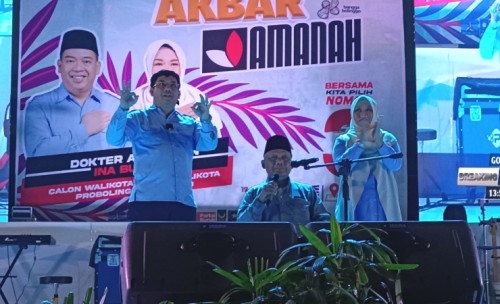 Kampanye Akbar, Paslon Dokter Aminuddin-Ina Buchori Janji Tak Akan Lupakan Rakyat Maksimalkan Program Unggulan Amanah