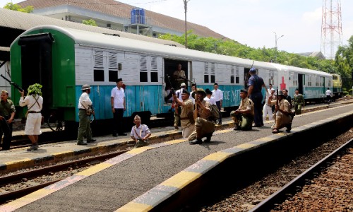 Stasiun Surabaya Gubeng: Panggung Sejarah dan Kenangan Heroik