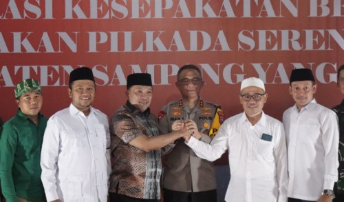 Polda Jatim Bersama Dua Calon Bupati Sampang Tandatangani Deklarasi Pilkada Damai