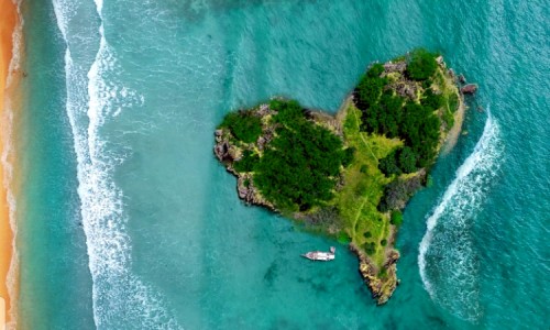 Maitara Island: Surga Tersembunyi di Maluku Utara dengan Pantai Pasir Putih dan Keindahan Alam Laut