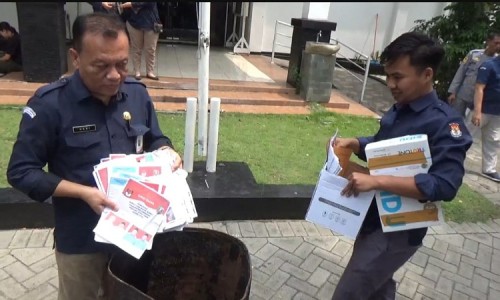 KPU Jombang Musnahkan Ratusan Surat Suara Pilkada 2024, Kondisinya Rusak dan Cacat