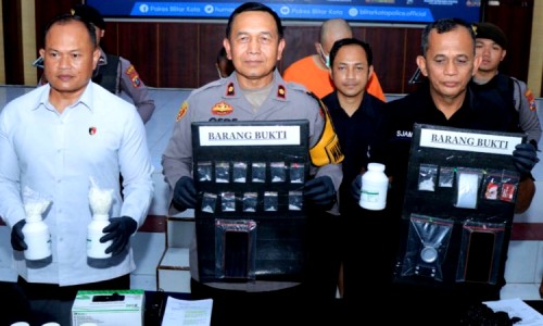 Akhir Bulan, Polres Blitar Kota Tangkap Dua Pengedar Sabu dan Pil Dobel L