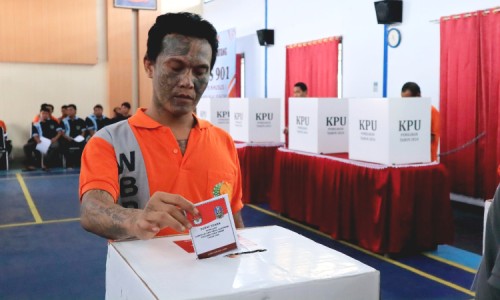 Dari Balik Tembok Mereka Memilih: Potret Lain Pilkada Jatim 2024