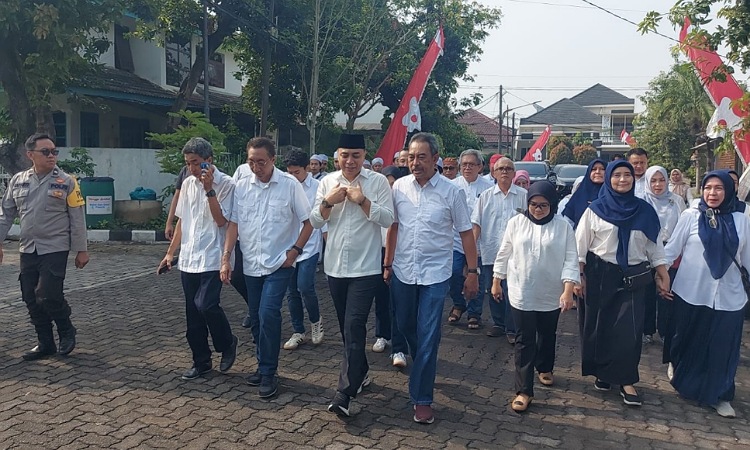 Momen Bersejarah Eri Cahyadi: Lengkap Bersama Keluarga di Pemilu 2024