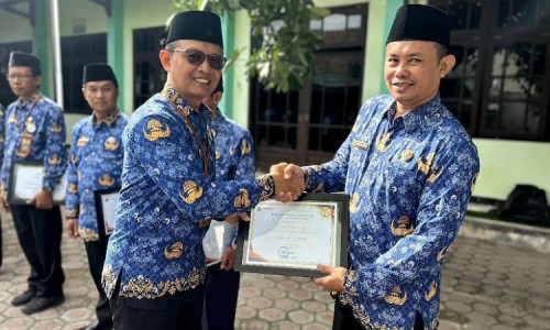 Tiga Kepala KUA di Jombang Terima Penghargaan Pelopor Pelaporan Gratifikasi ke KPK