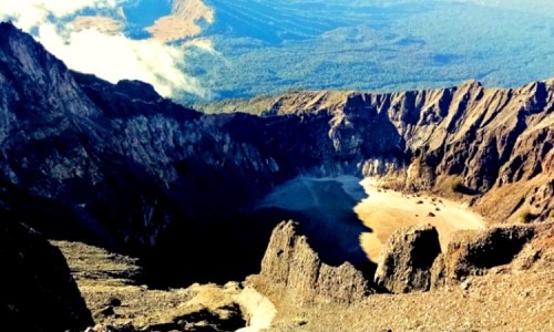 Menikmati Keindahan Gunung Rinjani: Tips Mendaki untuk Pemula yang Wajib Anda Tahu