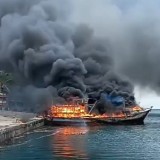 Dua Kapal Ikan Terbakar di Pelabuhan Masami Banyuwangi, Satu Kapal Terdorong ke Tengah Laut