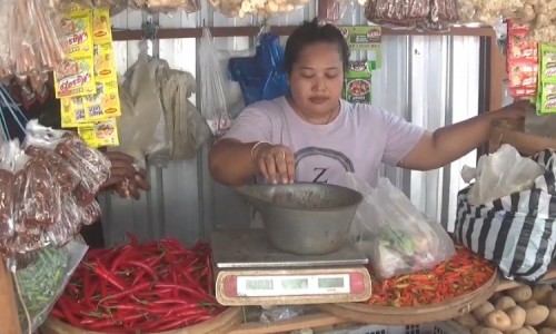 Jelang Nataru, Harga Sayur Mayur di Pasar Legi Jombang Merangkak Naik