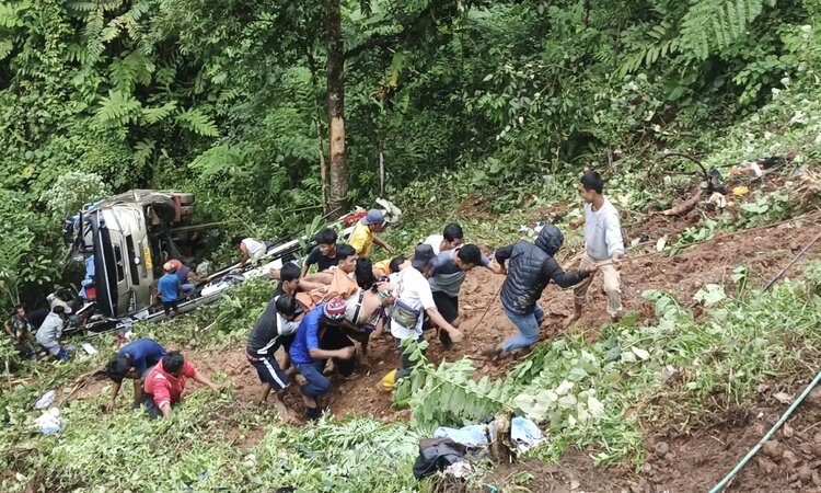 Bus Ketty Rute Toraja-Kendari Masuk Jurang, Tiga Orang Dilaporkan Meninggal