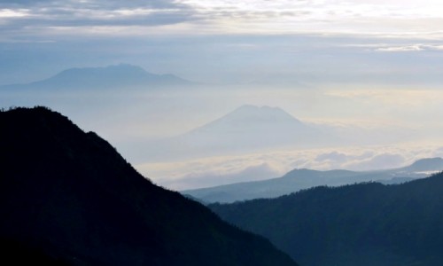 Panorama Indah Bukit Mahadewa: Destinasi Foto Favorit dengan Keindahan Alam yang Memukau di Bondowoso