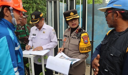 Bareng Pemerintah Daerah, Polres Sampang Gelar Apel Siaga Mitigasi Bencana Hidrometeorologi