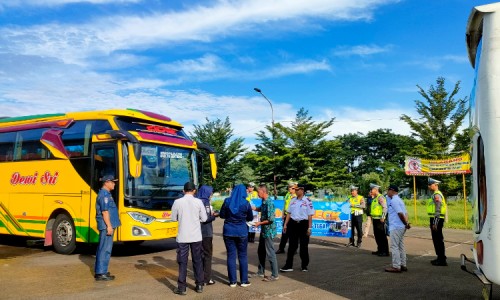 Pastikan Armada Bus Penuhi Standar Operasional, Polres Tegal Lakukan Ramp Check