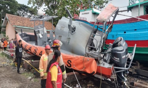 Insiden Ledakan dan Kebakaran Kapal Milik Basarnas Cilacap saat Perbaikan, Tewaskan 1 Montir